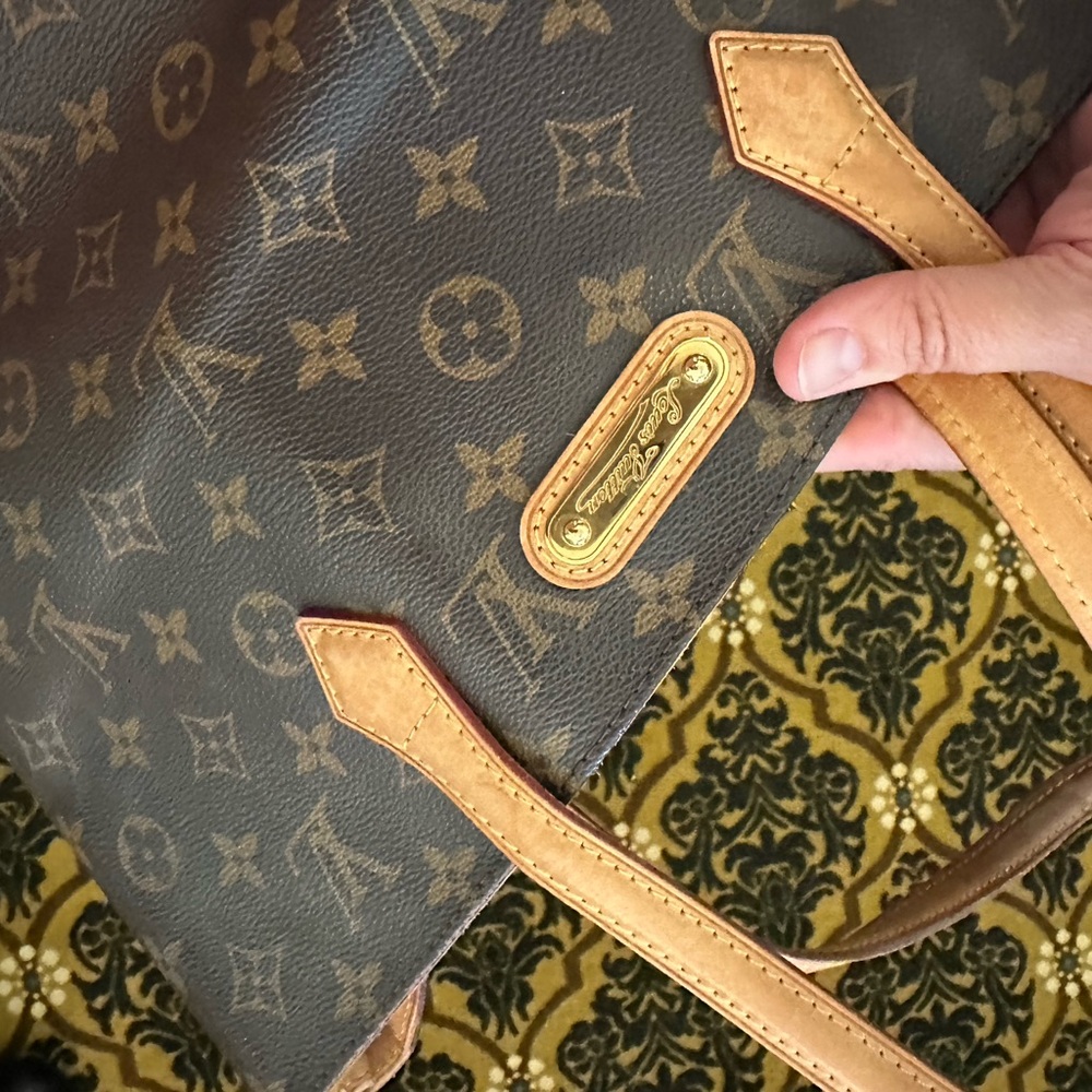 Louis Vuitton Wilshire Tote - Picture 10 of 14